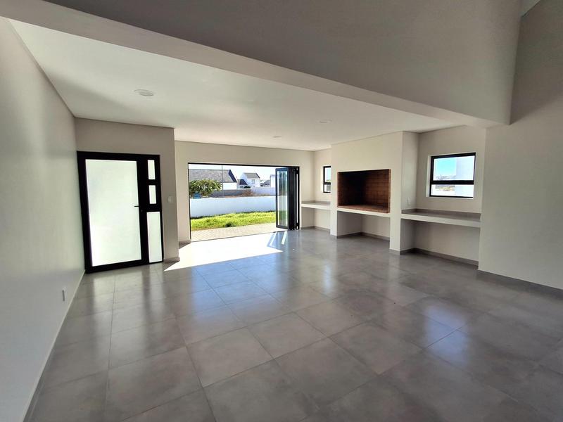 3 Bedroom Property for Sale in Britannia Bay Western Cape